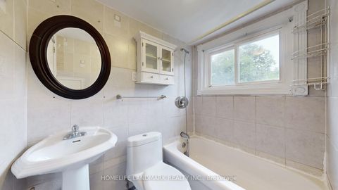 Photo 35 at 47 Dromore Crescent, Newtonbrook West, Toronto
