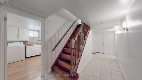 Photo 36 at 47 Dromore Crescent, Newtonbrook West, Toronto