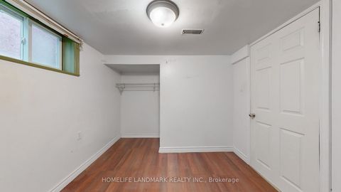 Photo 40 at 47 Dromore Crescent, Newtonbrook West, Toronto