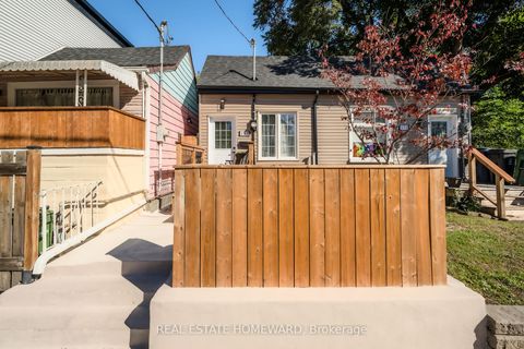 Photo 3 at 173 Coxwell Avenue, Woodbine Corridor, Toronto