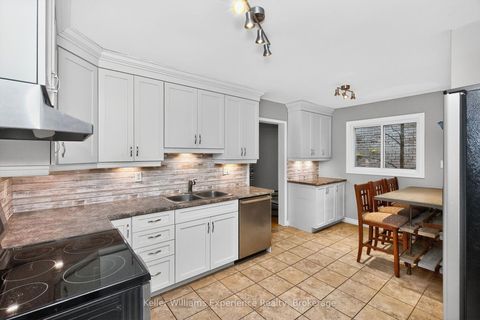 Photo 4 at 22 Cartwright Drive, Cundles East, Barrie