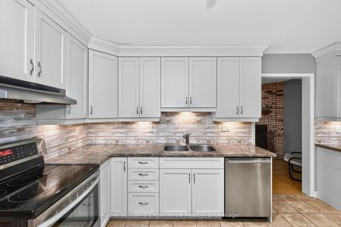 Photo 5 at 22 Cartwright Drive, Cundles East, Barrie