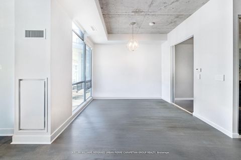 Photo 1 at 520 - 399 Adelaide Street W, Waterfront Communities C1, Toronto