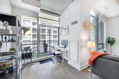 Photo 8 at 520 - 399 Adelaide Street W, Waterfront Communities C1, Toronto