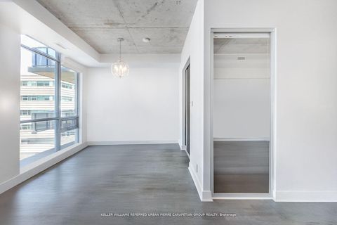 Photo 11 at 520 - 399 Adelaide Street W, Waterfront Communities C1, Toronto