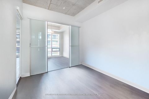 Photo 13 at 520 - 399 Adelaide Street W, Waterfront Communities C1, Toronto