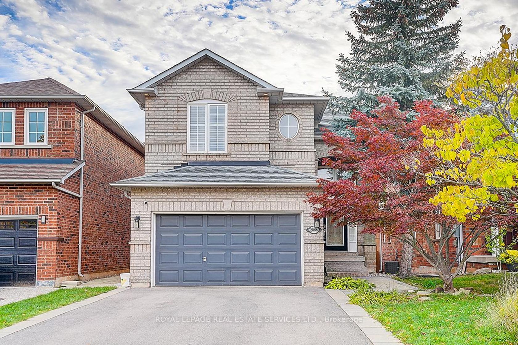 2066 Deer Park Road, WT West Oak Trails, Oakville by Loree Meneguzzi Real Estate 2066 Deer Park Road, WT West Oak Trails, Oakville