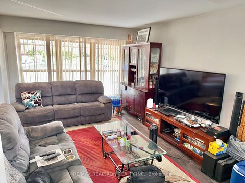 Photo 1 at 22 Montavista Street, Morningside, Toronto