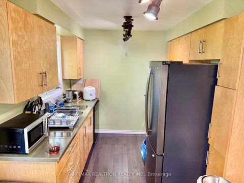 Photo 4 at 22 Montavista Street, Morningside, Toronto