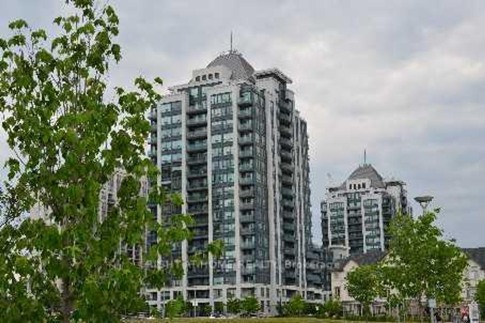 1410 - 20 North Park Road, Beverley Glen, Vaughan by Loree Meneguzzi Real Estate 1410 - 20 North Park Road, Beverley Glen, Vaughan