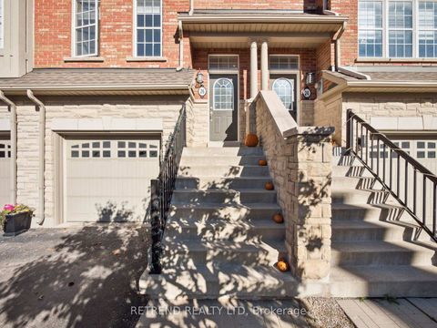 Photo 3 at 26 Golden Spruce Lane, Maple, Vaughan