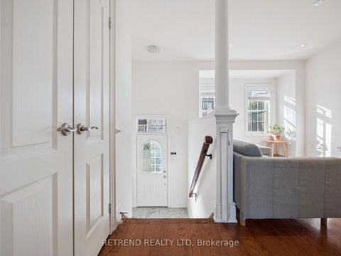 Photo 6 at 26 Golden Spruce Lane, Maple, Vaughan