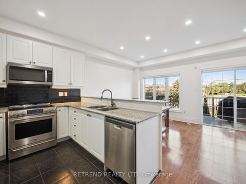 Photo 13 at 26 Golden Spruce Lane, Maple, Vaughan