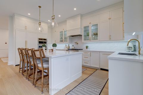 Photo 12 at 5 Taylor Drive, East York, Toronto