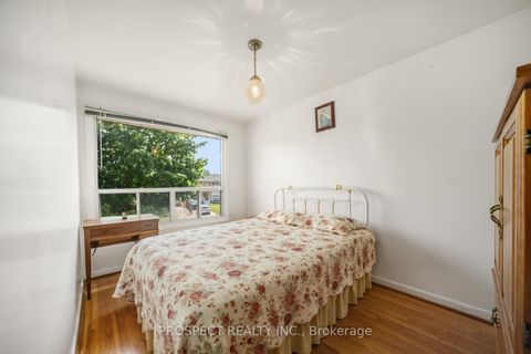 Photo 18 at 8 Sonnet Court, Rustic, Toronto