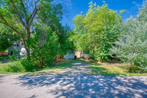 Photo 1 at 956 Carson Avenue, Lefroy, Innisfil