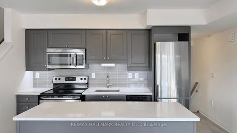 Photo 4 at 8 - 171 William Duncan Road, CFB, Toronto Photo 4 at 8 - 171 William Duncan Road, CFB, Toronto