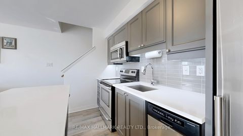 Photo 5 at 8 - 171 William Duncan Road, CFB, Toronto Photo 5 at 8 - 171 William Duncan Road, CFB, Toronto
