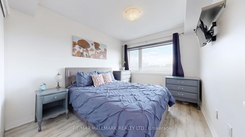 Photo 11 at 8 - 171 William Duncan Road, CFB, Toronto