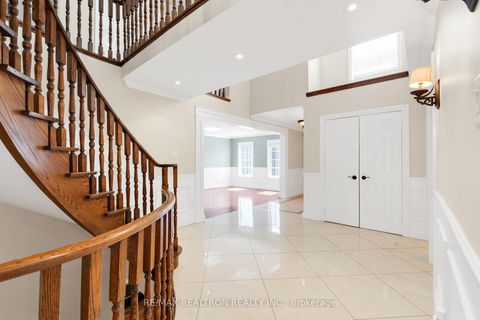 Photo 5 at 26 Cowles Court, Mill Pond, Richmond Hill