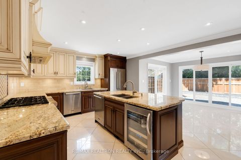 Photo 9 at 26 Cowles Court, Mill Pond, Richmond Hill