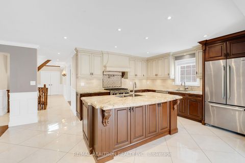 Photo 11 at 26 Cowles Court, Mill Pond, Richmond Hill