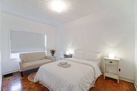 Photo 14 at 125 Lisgar Street, Little Portugal, Toronto