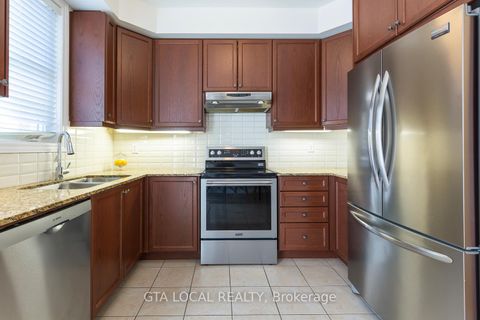 Photo 15 at 31 - 10 Porter Avenue W, West Woodbridge, Vaughan