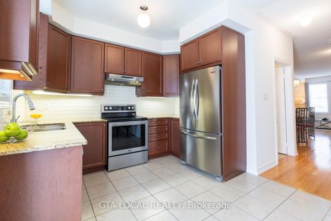 Photo 16 at 31 - 10 Porter Avenue W, West Woodbridge, Vaughan