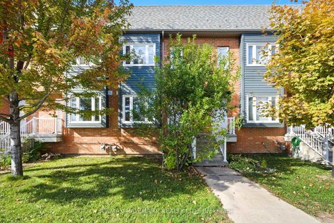Photo 2 at 13 - 970 Brimley Road, Bendale, Toronto