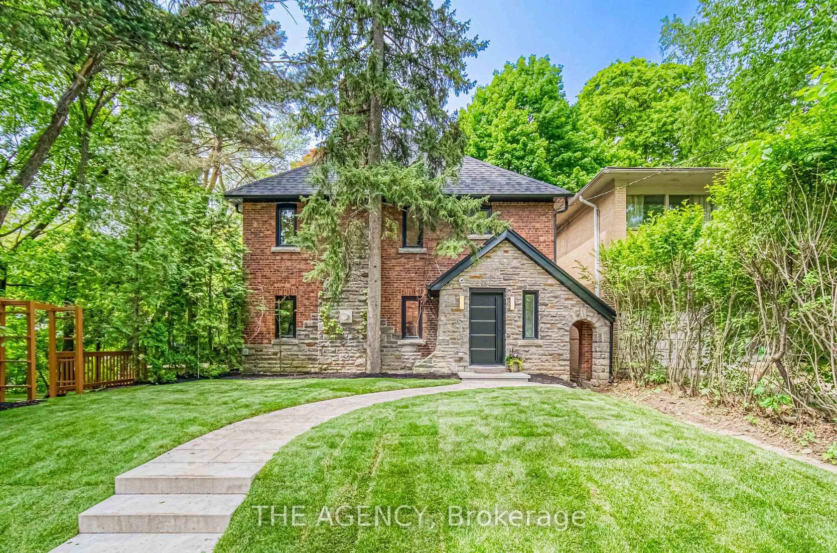16 Duncannon Drive, Forest Hill South, Toronto 