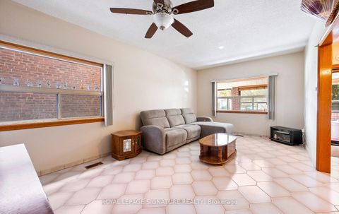 Photo 10 at 69 Chambers Avenue, Pellam Park, Toronto