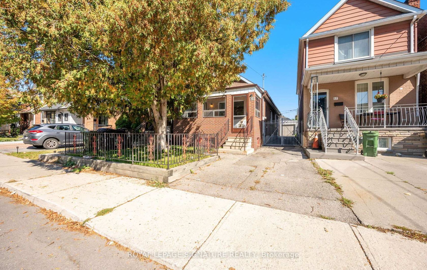 69 Chambers Avenue, Pellam Park, Toronto 