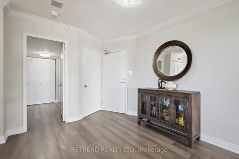 Photo 1 at 826 - 32 Clarissa Drive, Harding, Richmond Hill Photo 1 at 826 - 32 Clarissa Drive, Harding, Richmond Hill