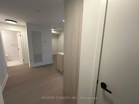 Photo 2 at 806 - 123 Portland Street, Waterfront Communities C1, Toronto