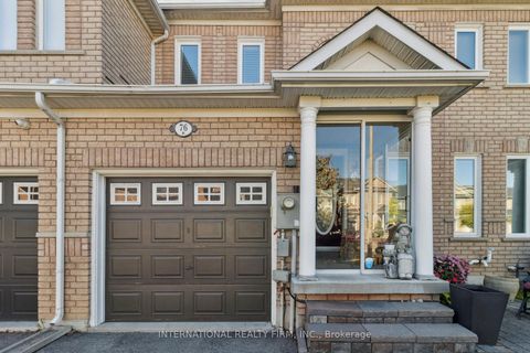 Photo 3 at 76 Timberwolf Crescent, Vellore Village, Vaughan