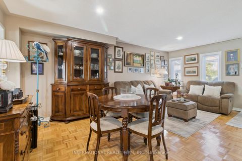 Photo 10 at 76 Timberwolf Crescent, Vellore Village, Vaughan