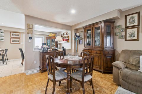 Photo 11 at 76 Timberwolf Crescent, Vellore Village, Vaughan