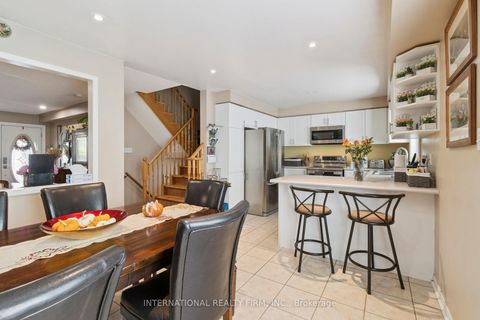 Photo 14 at 76 Timberwolf Crescent, Vellore Village, Vaughan