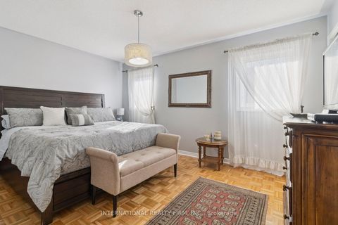 Photo 22 at 76 Timberwolf Crescent, Vellore Village, Vaughan