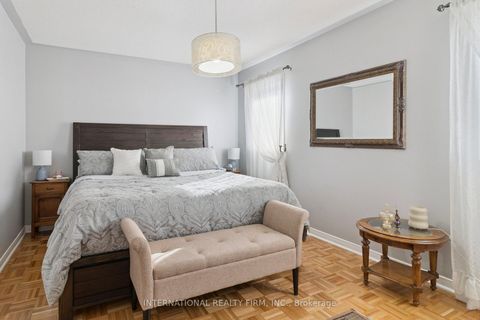 Photo 23 at 76 Timberwolf Crescent, Vellore Village, Vaughan