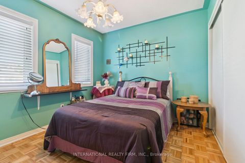 Photo 30 at 76 Timberwolf Crescent, Vellore Village, Vaughan