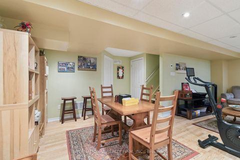 Photo 34 at 76 Timberwolf Crescent, Vellore Village, Vaughan