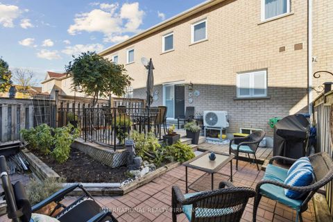 Photo 44 at 76 Timberwolf Crescent, Vellore Village, Vaughan