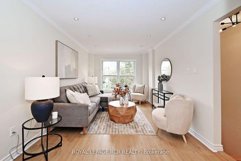 Photo 4 at 28 Wyatt Lane, Bayview Wellington, Aurora