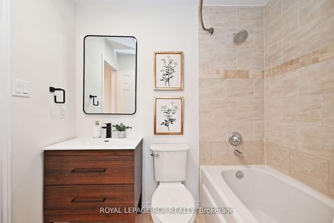 Photo 26 at 28 Wyatt Lane, Bayview Wellington, Aurora
