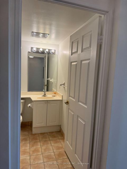 Photo 5 at 315 - 1 Lee Centre Drive N, Woburn, Toronto