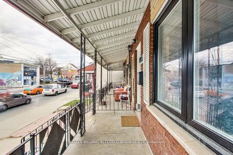 Photo 3 at 205 Bathurst Street, Chinatown, Toronto