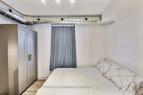 Photo 11 at 205 Bathurst Street, Chinatown, Toronto