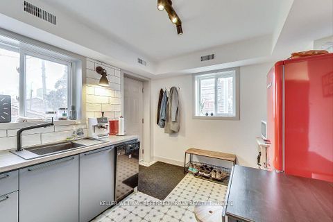 Photo 17 at 205 Bathurst Street, Chinatown, Toronto